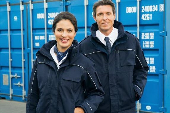 Facilitair & beveiliging bedrijfskleding – Kusters Bedrijfskleding Facilitair, beveiliging en zakelijke bedrijfskleding – nette pakken, jassen en herkenbare outfits voor beveiliging en representatieve teams